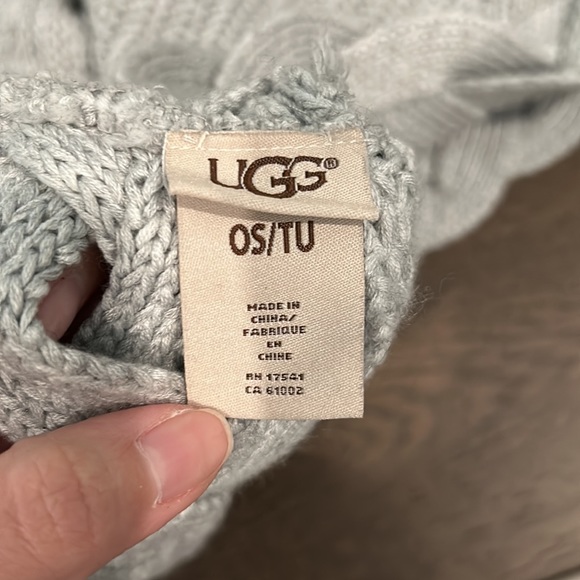 Ugg Neck Warmer - Picture 3 of 3